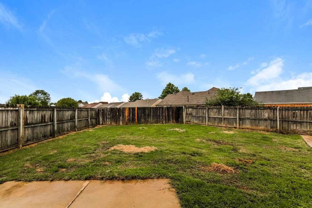 Building Photo - 7927 Nature Walk Dr