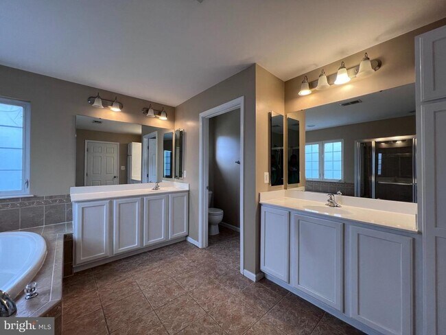 Building Photo - 3925 Beeker Mill Pl