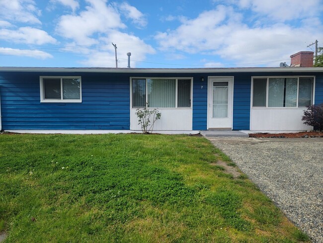 Primary Photo - Cozy Rambler in Lakewood
