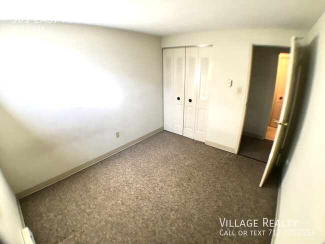 Building Photo - Affordably Priced 2-Bed with eat-in kitche...