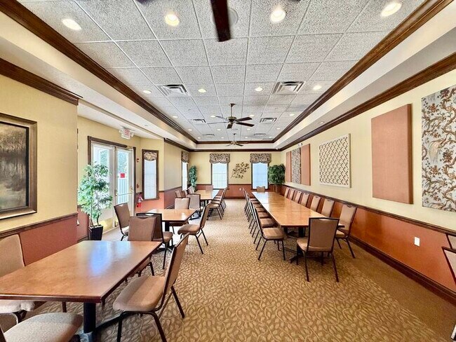 Building Photo - 240 Center Oak Cir
