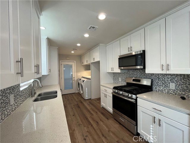 Building Photo - 6427 Gaviota Ave