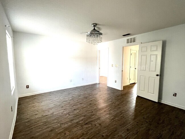 Building Photo - 8314 Thor St