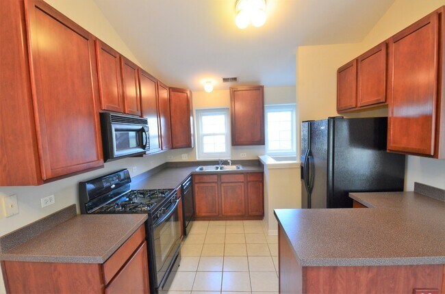 Building Photo - 2843 Rutland Cir