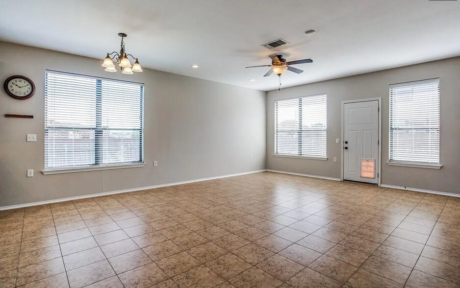 Building Photo - 8801 Capitol View Dr