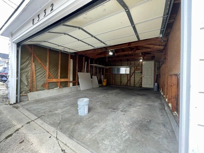 Building Photo - 8332 Bennett Ave