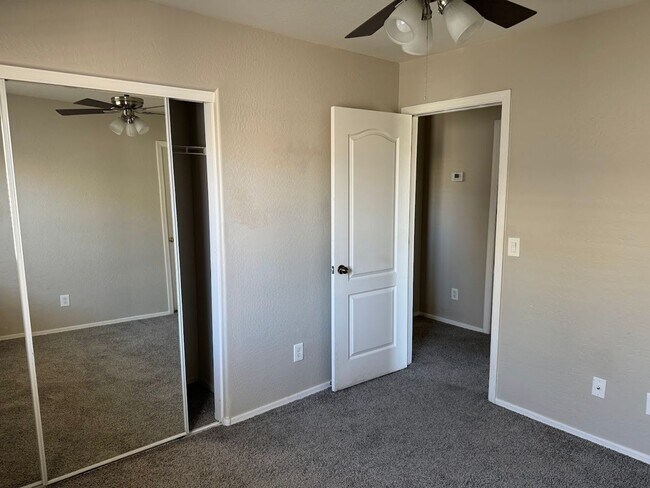 Building Photo - Beautiful Home for Rent in Tolleson!