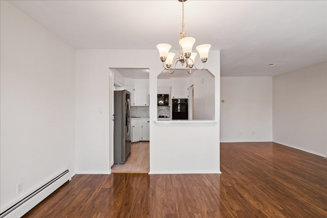 Building Photo - 15-25 209th St