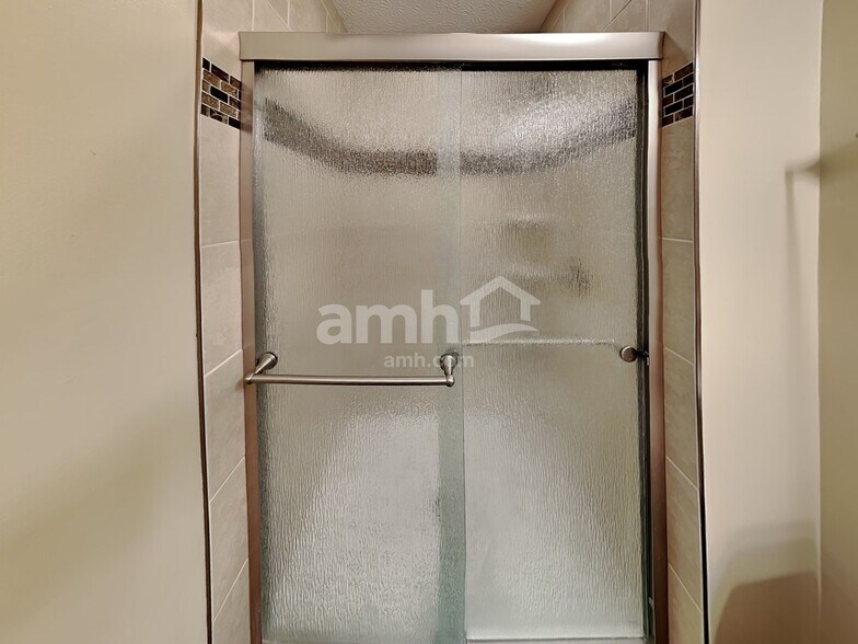 Building Photo - 344 Pataskala Ridge Dr SW