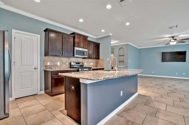 Building Photo - 617 Rancho Verde Dr