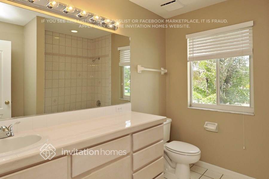 Building Photo - 908 35th Ave Dr W