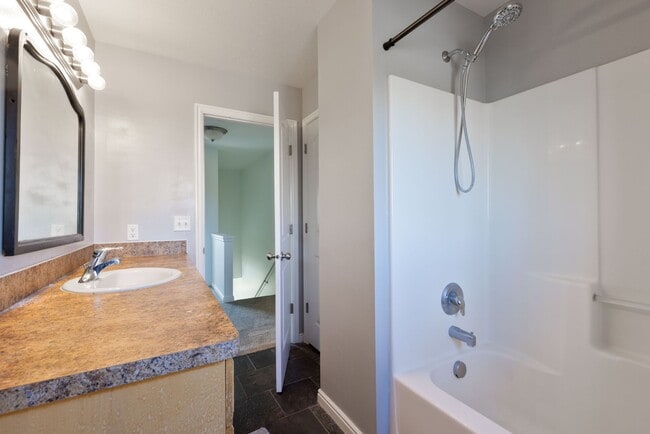 Building Photo - 602 Trejo St