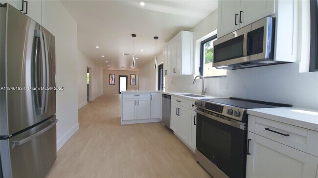 Building Photo - 819 NW 48th St