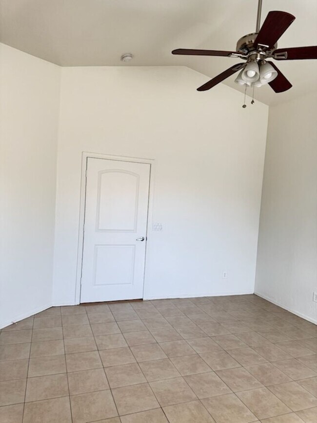Building Photo - Jewel in South Tempe 3 bedroom rental
