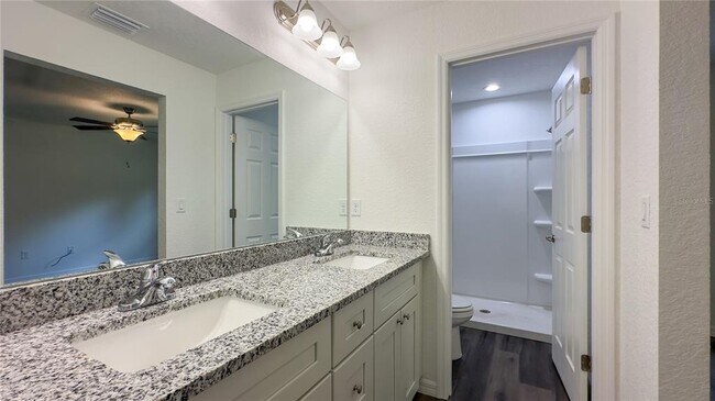 Building Photo - 40 Maple Ln