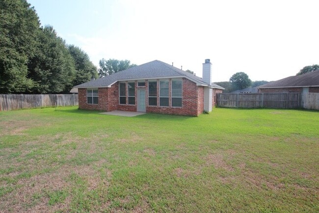 Building Photo - 3 Bedroom 2 Bath in Whitehouse ISD!