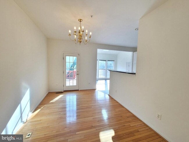 Building Photo - 13115 Rosebay Dr