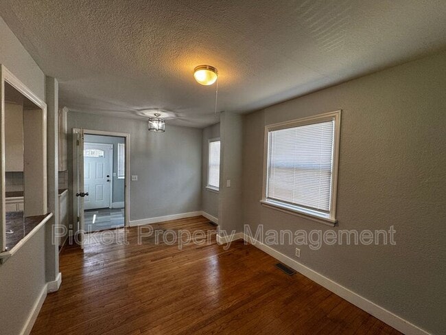 Building Photo - 631 Bertha Ave