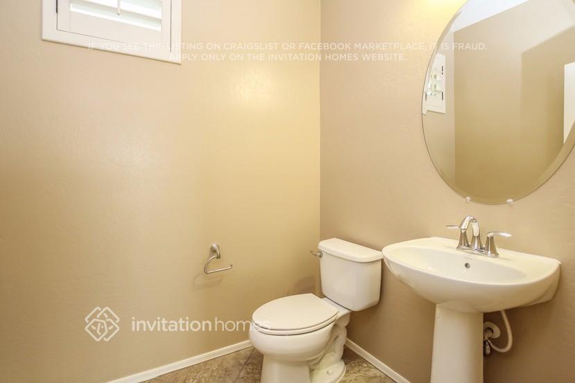 Building Photo - 9238 W Meadow Dr