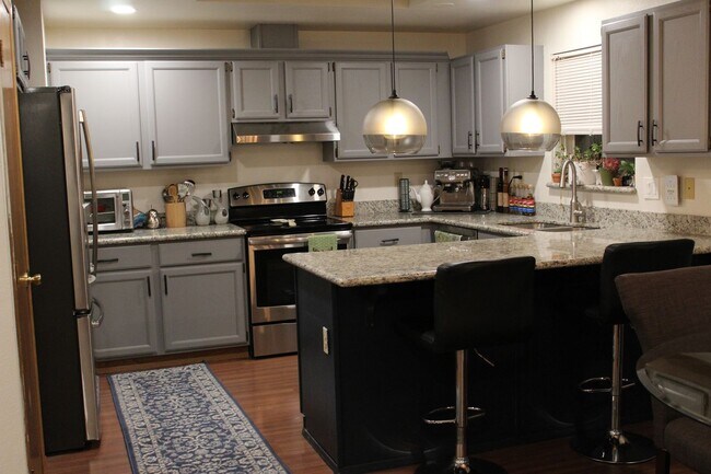 Building Photo - Beautiful 3 Bedroom  Home FOR RENT in Great Community of Steilacoom!!