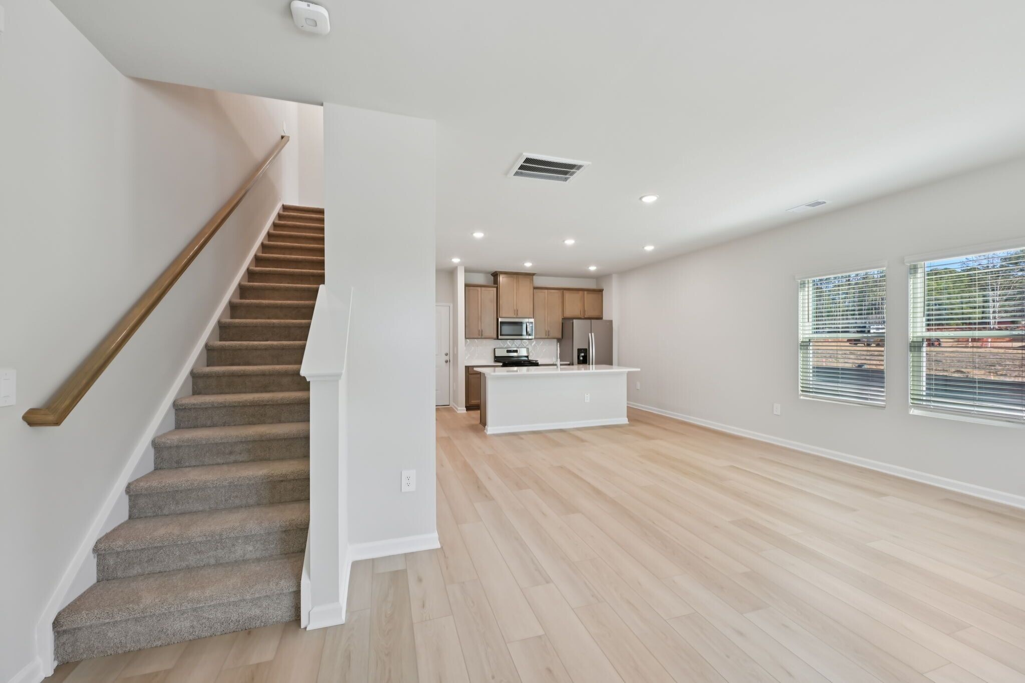 Building Photo - 3512 Rosebush Dr