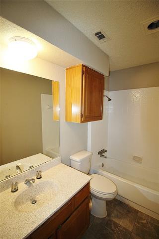 Building Photo - 2018 Garden Crest Ln