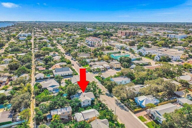 Building Photo - 310 N Ocean Breeze