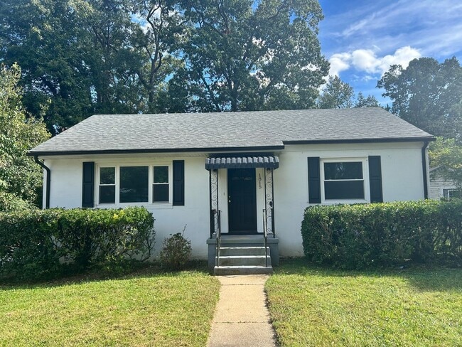 Building Photo - 1815 Powell Rd