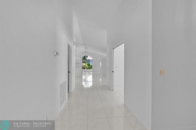 Building Photo - 9631 Orchid Grove Trail