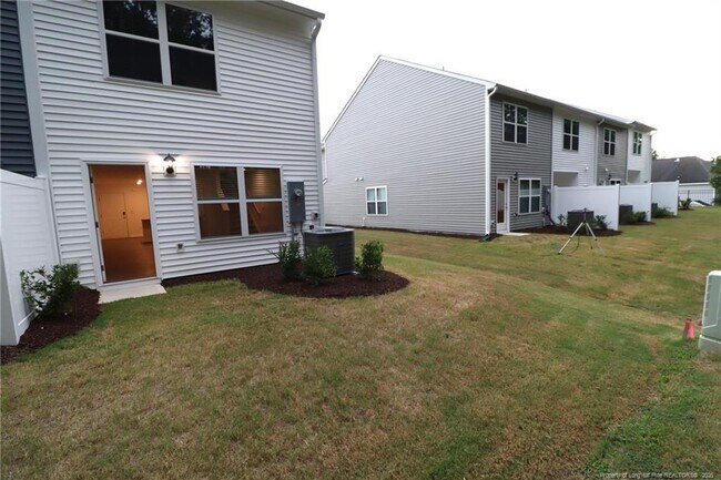Building Photo - 5810 Brambleberry Way