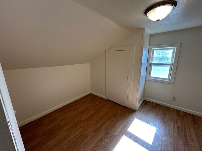 Building Photo - 120 N 9th St W