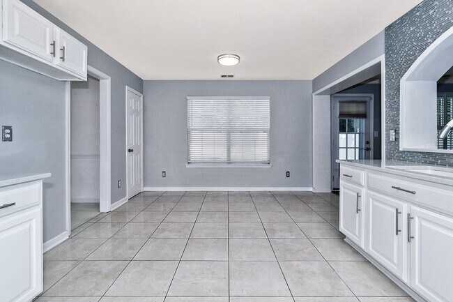 Building Photo - Beautiful 5 bedroom home in Grassfield Area of Chesapeake, VA