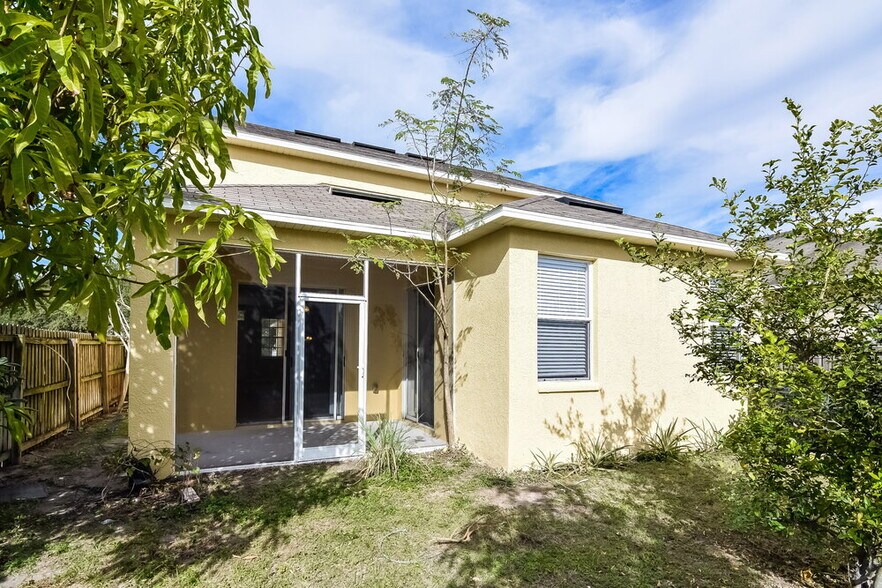 Building Photo - 8574 Deer Chase Dr