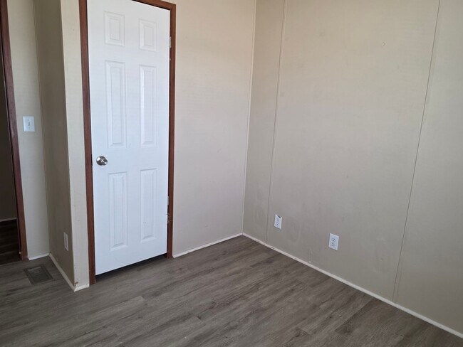 Building Photo - 3 bedroom 2 bath in Clovis