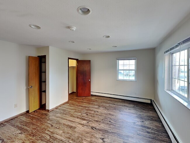 Building Photo - 120 E 13th Ave