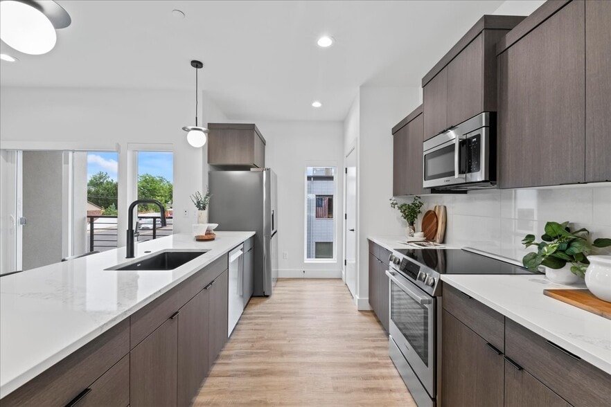 Kitchen - 1011 Orchard, Boise, ID 83705 — UPTOWN CONDOS