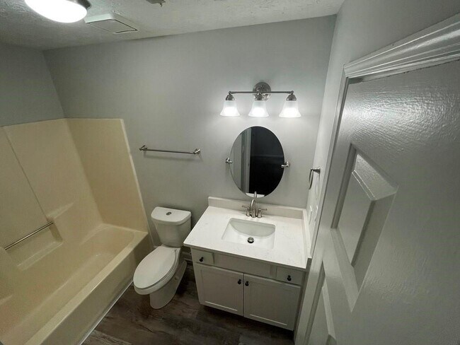 Building Photo - 2260 Newport Landing