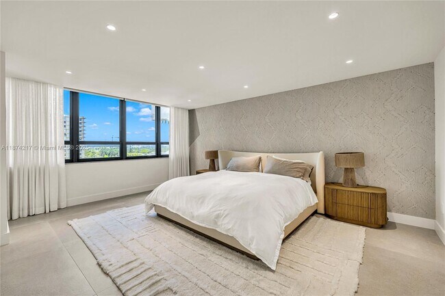 Building Photo - 10205 Collins Ave