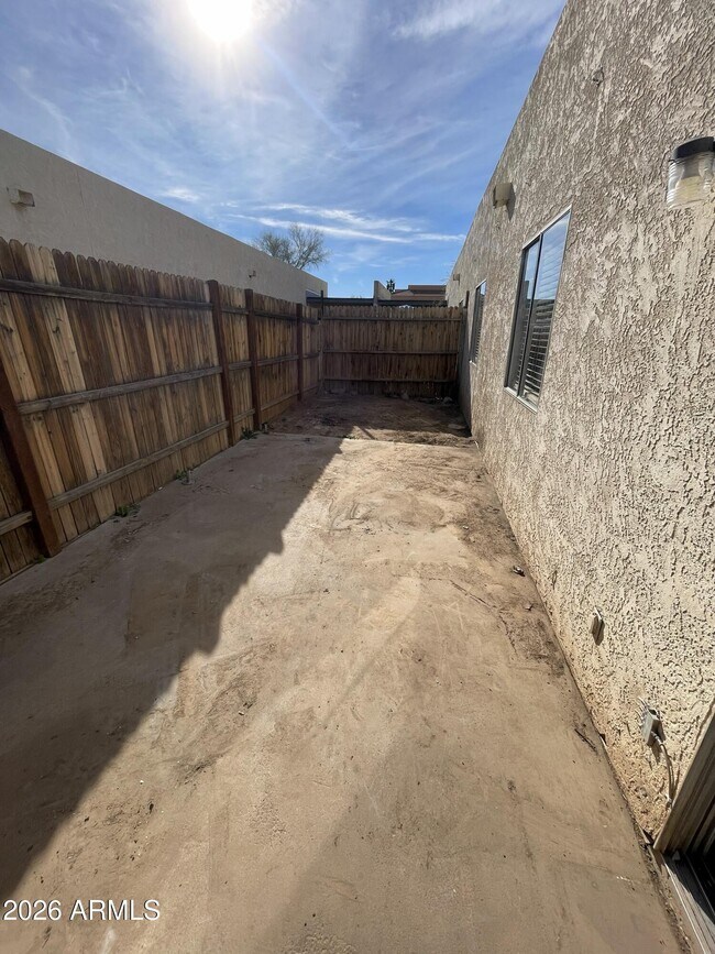 Building Photo - 6527 N 67th Ave