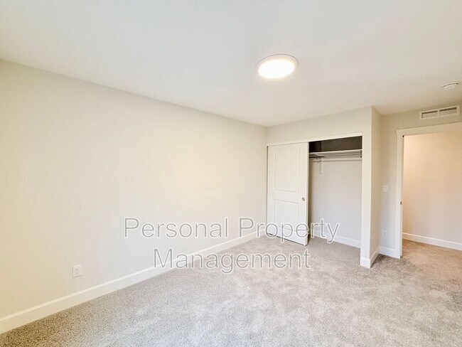 Building Photo - 8105 NE 167th Ave