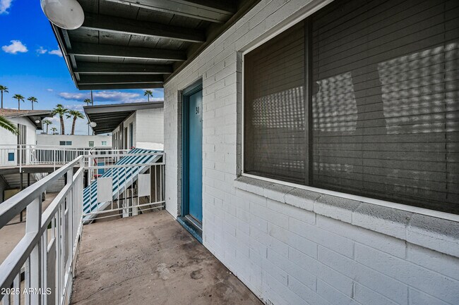 Building Photo - 3025 N 32nd St