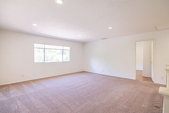 Building Photo - Executive 5-Bedroom Pool Home with Dual Master Suites in Stevenson Ranch