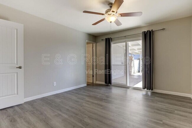 Building Photo - 1527 W Huntington Dr