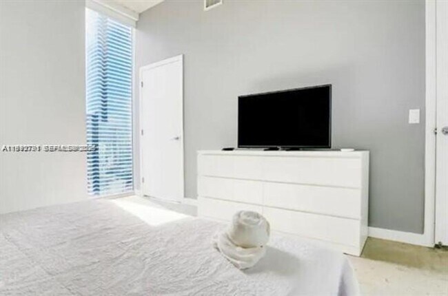 Building Photo - 151 SE 1st St