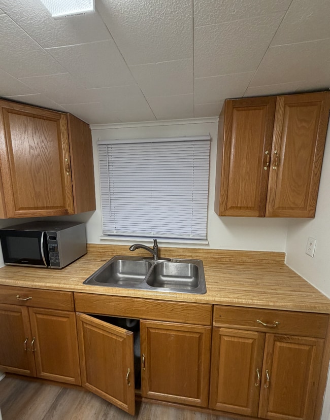 Building Photo - 1 bed. 1 bath.