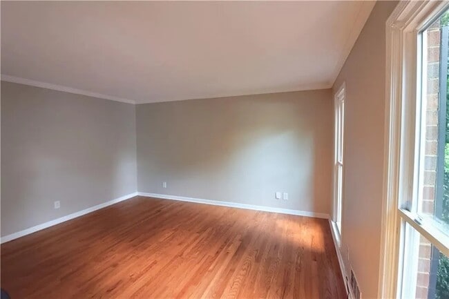 Building Photo - 2329 Milstead Cir NE