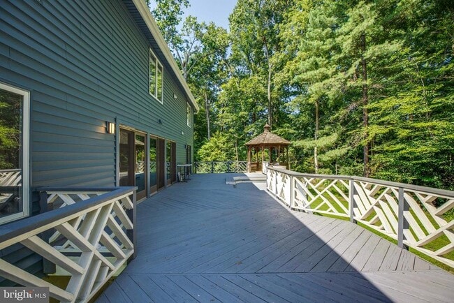 Building Photo - 5352 Sideburn Rd