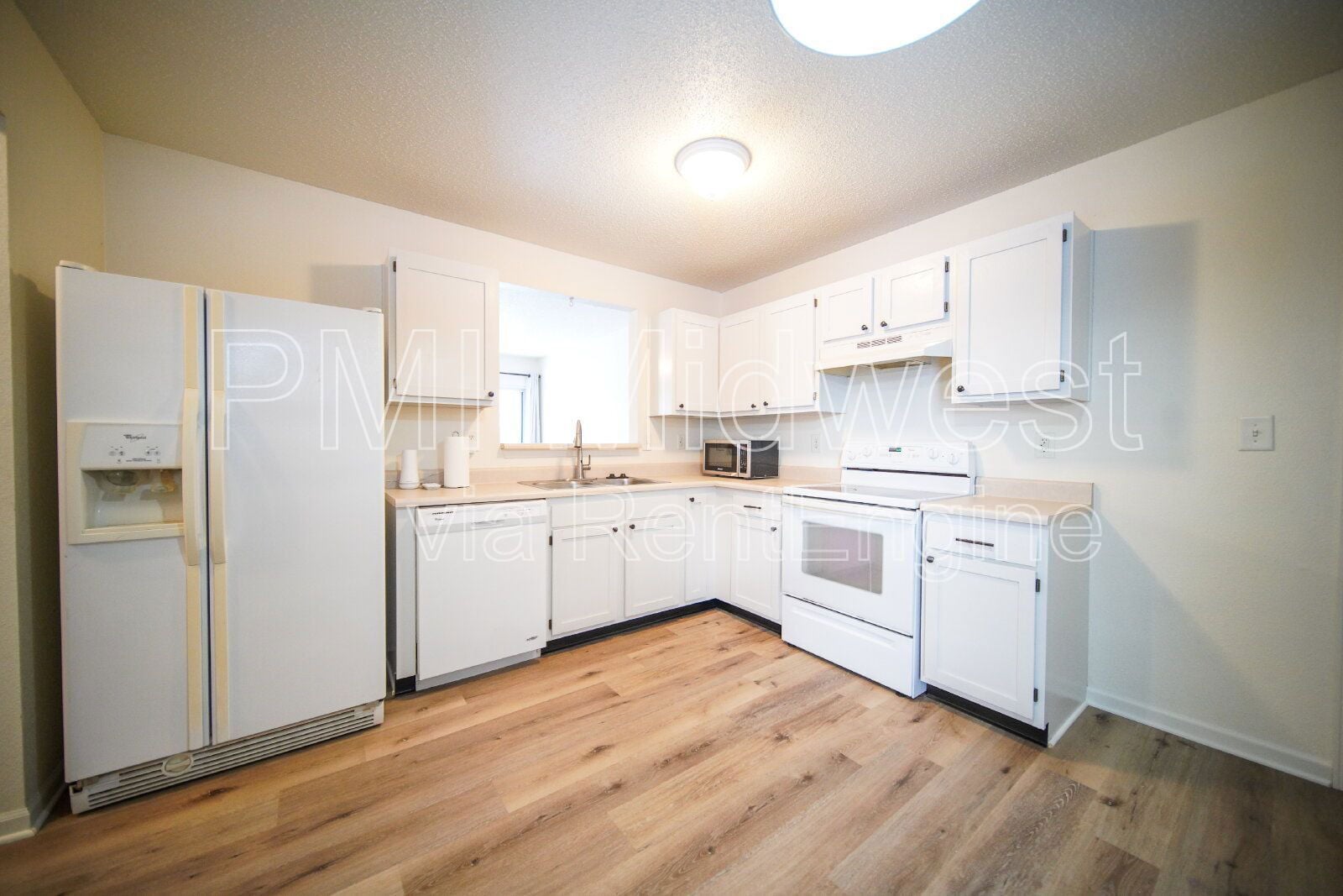 Building Photo - 10414 Kensil St