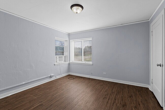 Building Photo - 307 W Morton St