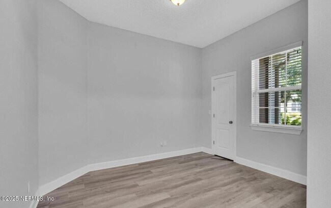 Building Photo - 4431 Vista Point Ln
